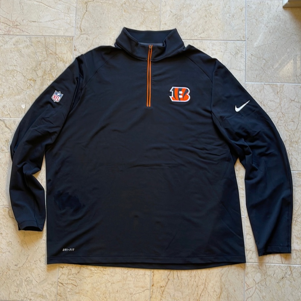 Cincinnati Bengals Nike quarter zip NFL branded dry fit black pullover.